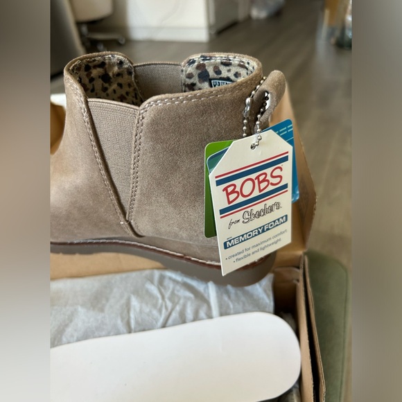 Skechers Shoes - BRAND NEW in Box Skechers Bobs wedge booties